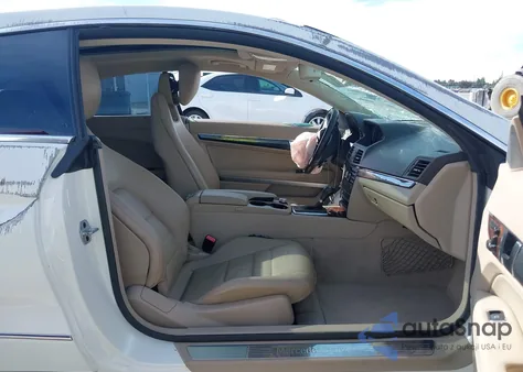 2012 Mercedes-Benz E 350 z USA, uszkodzony, nr VIN WDDKJ5KBXCF137956